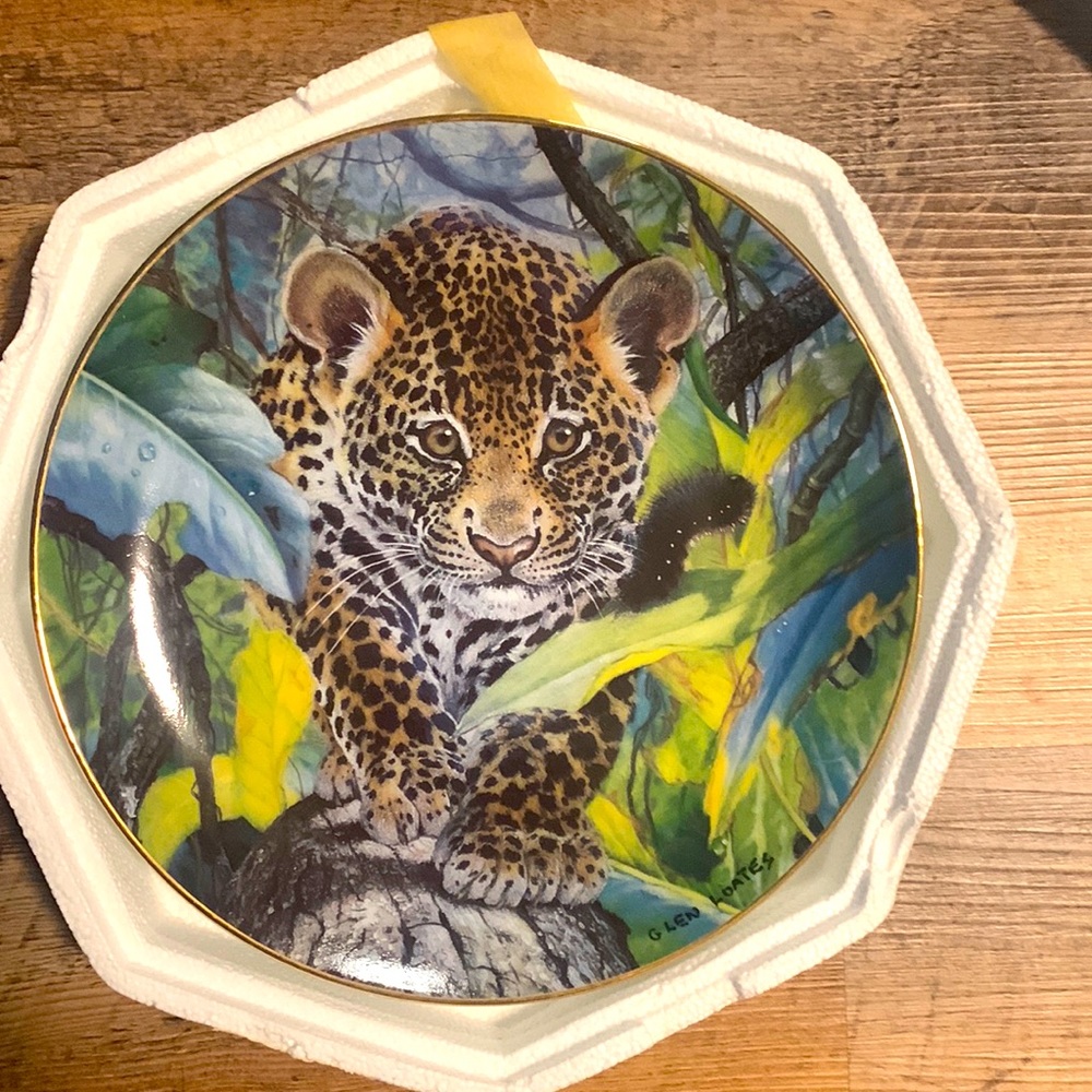 Franklin Mint Heirloom Recommendation Fuzzy Friends collectible plate-Rare find